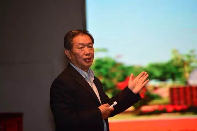 厦门市原副市长,厦门市教育基金会理事长潘世建